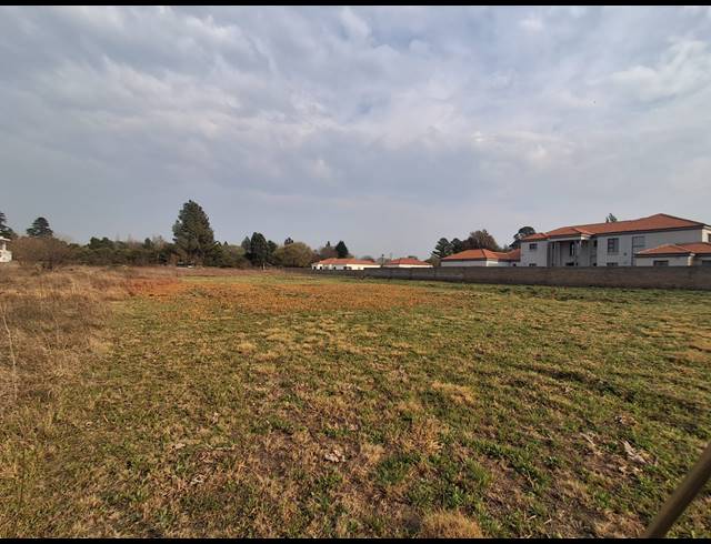 2,024M² VACANT LAND FOR SALE IN HENLEY ON KLIP